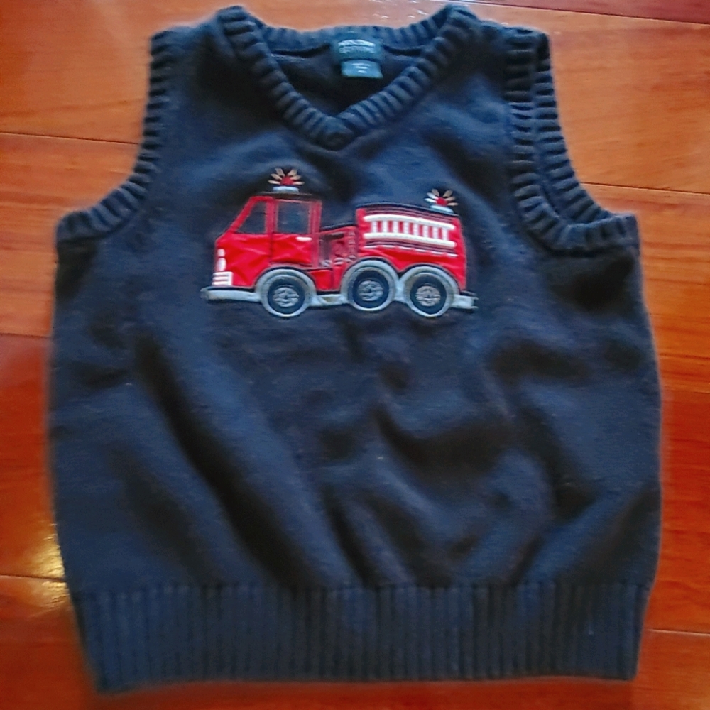 10/$25 Firetruck sweater vest